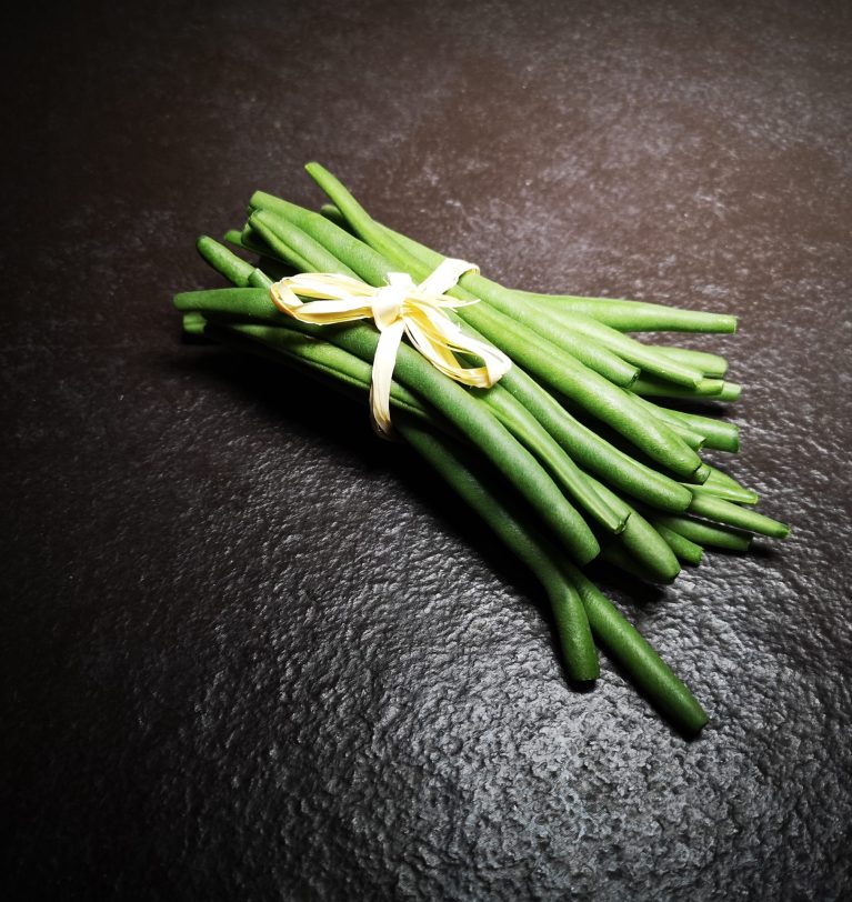 Ricetta fagiolini e zucchine con salsa alle erbe